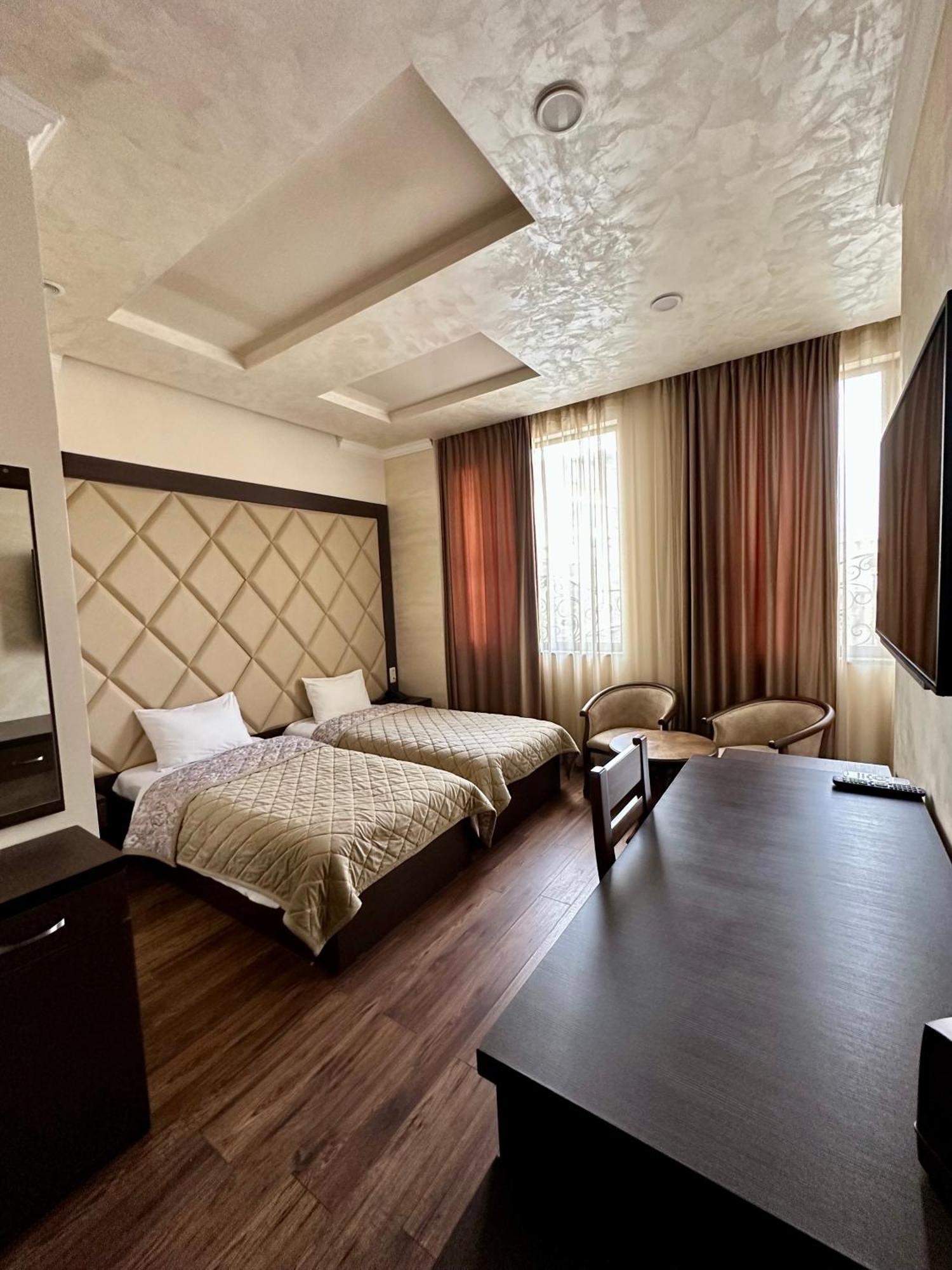 Hotel Partiez Jerevan Eksteriør billede