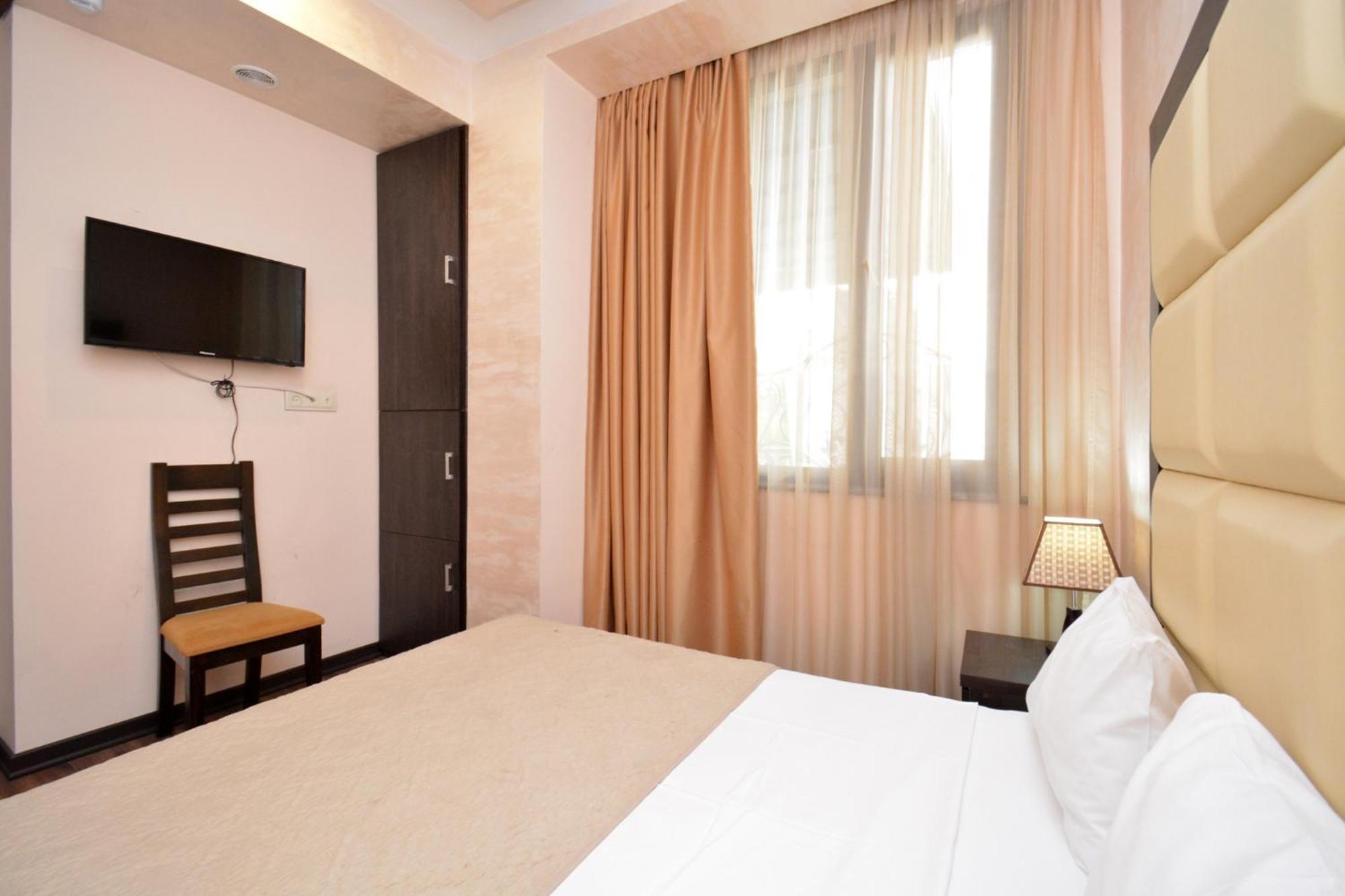 Hotel Partiez Jerevan Eksteriør billede