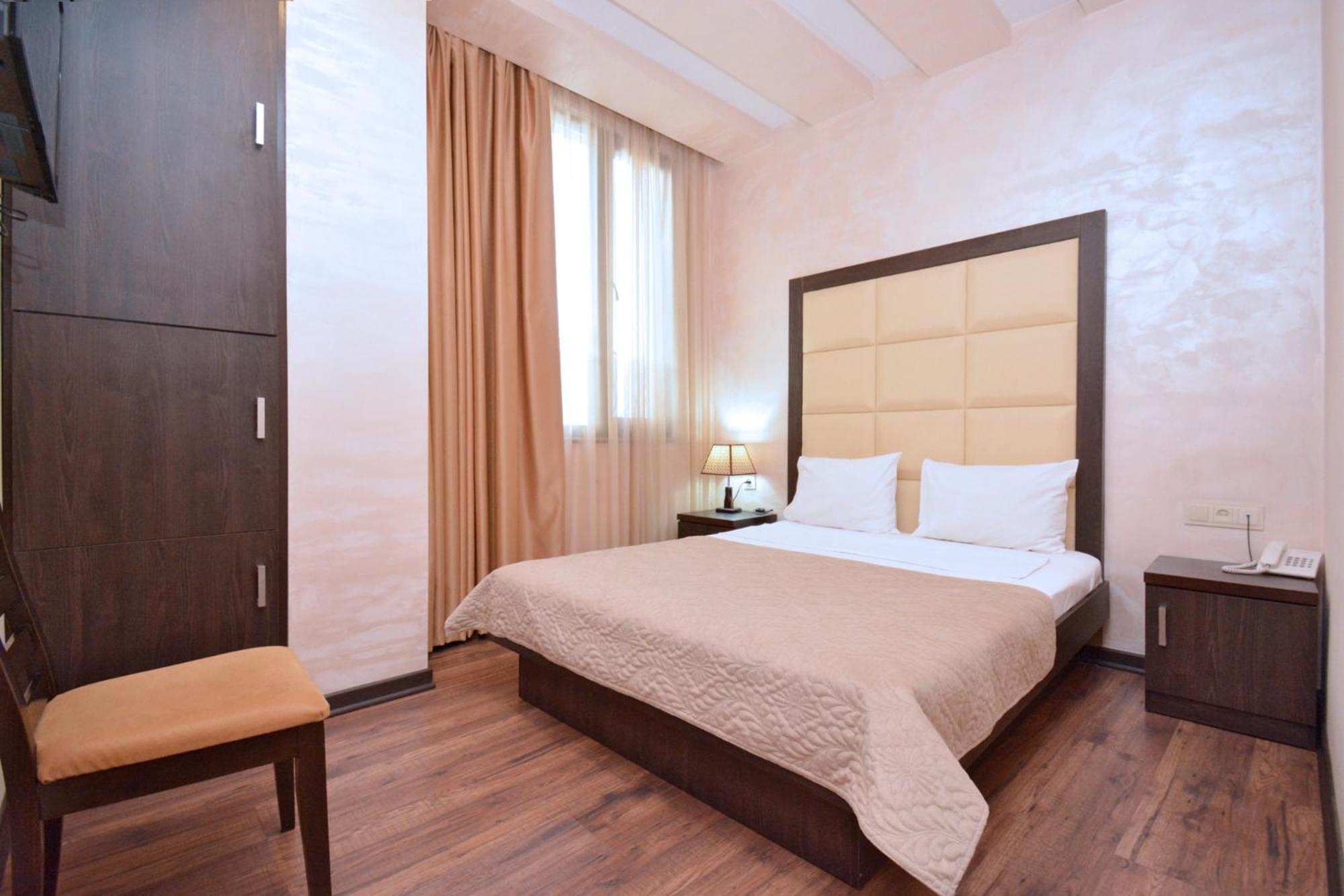 Hotel Partiez Jerevan Eksteriør billede